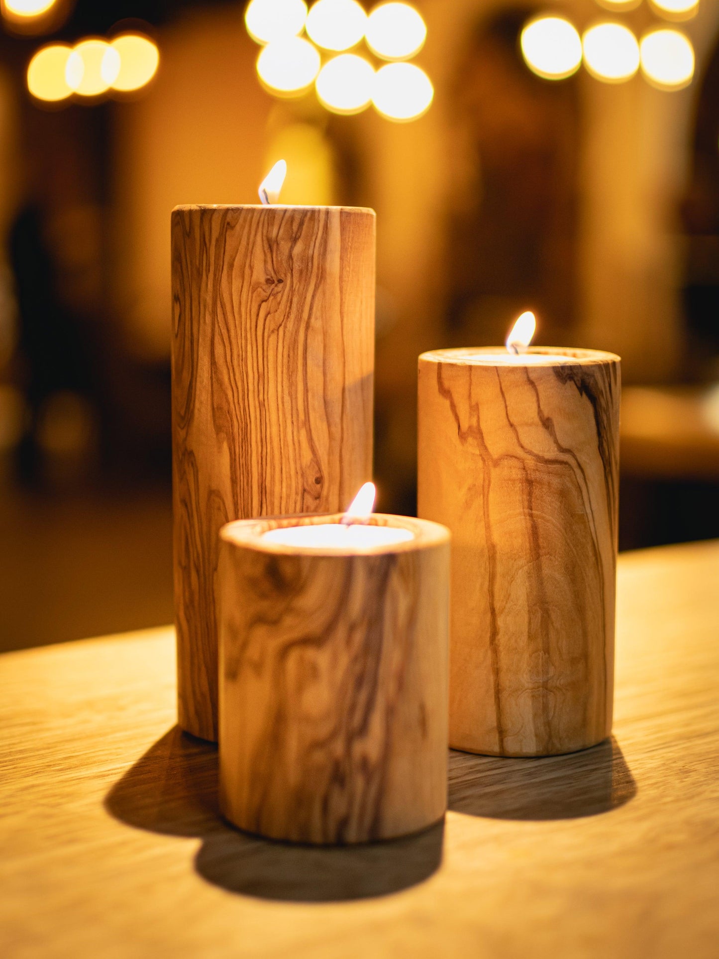 Lot de 3 Porte-Bougies Cylindriques en Bois d’Olivier – Support à Bougie Naturel et Écologique – Décoration Moderne et Durable