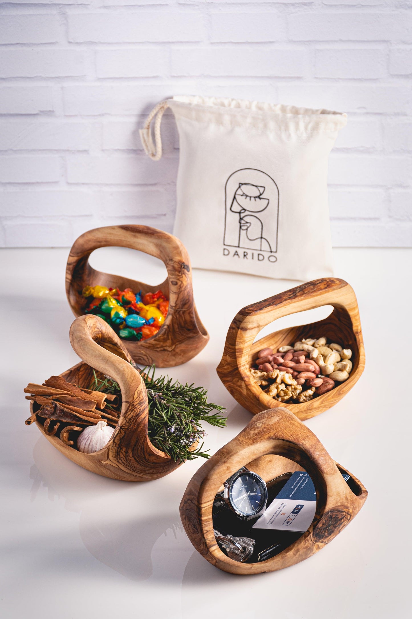 Panier de Décoration Rustique en Bois d'Olivier Avec Poignée
