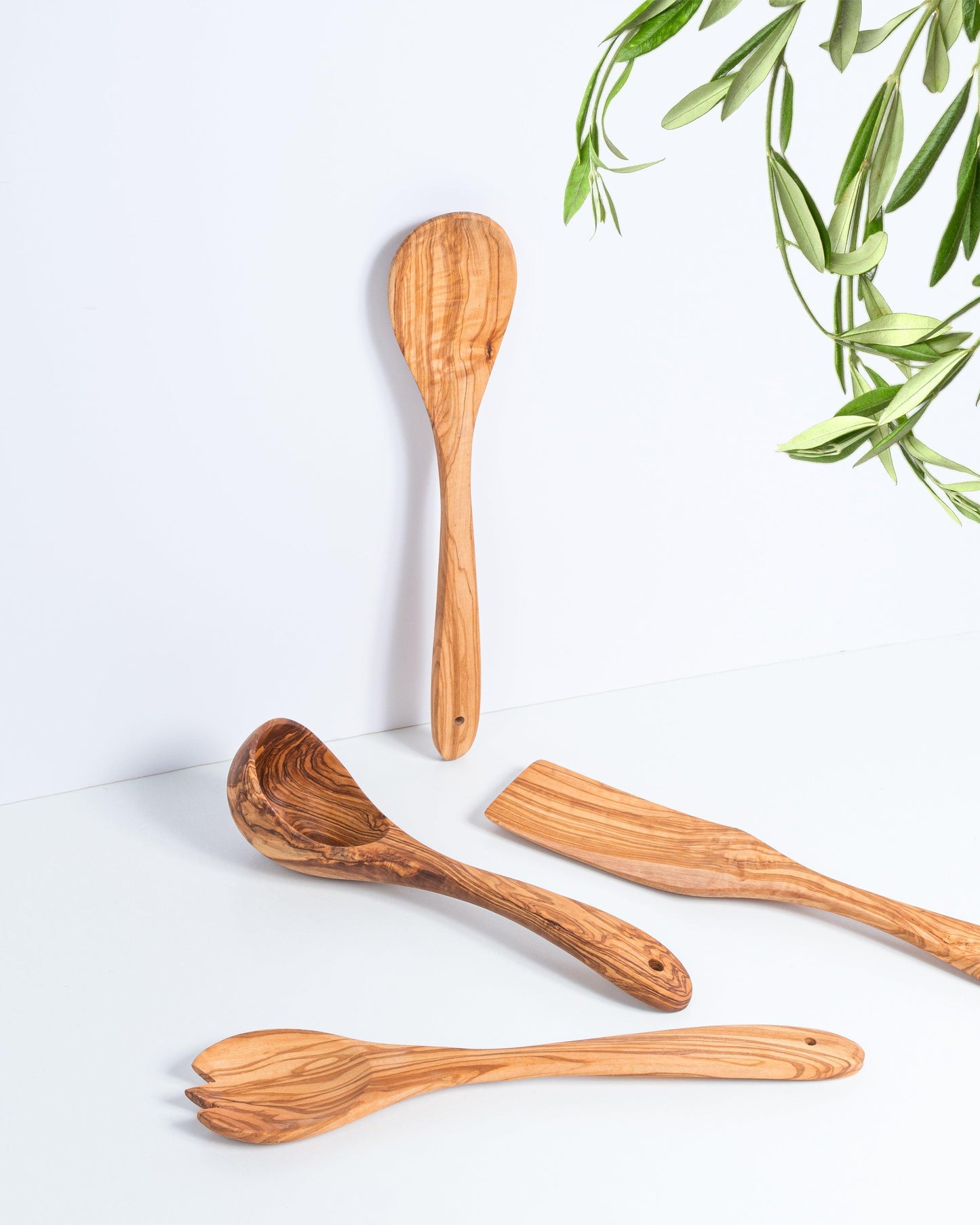 Darido Set de 4 Ustensiles de Cuisine en Bois d'Olivier - Fourchette et Cuillère à Salade, Louche & Spatule