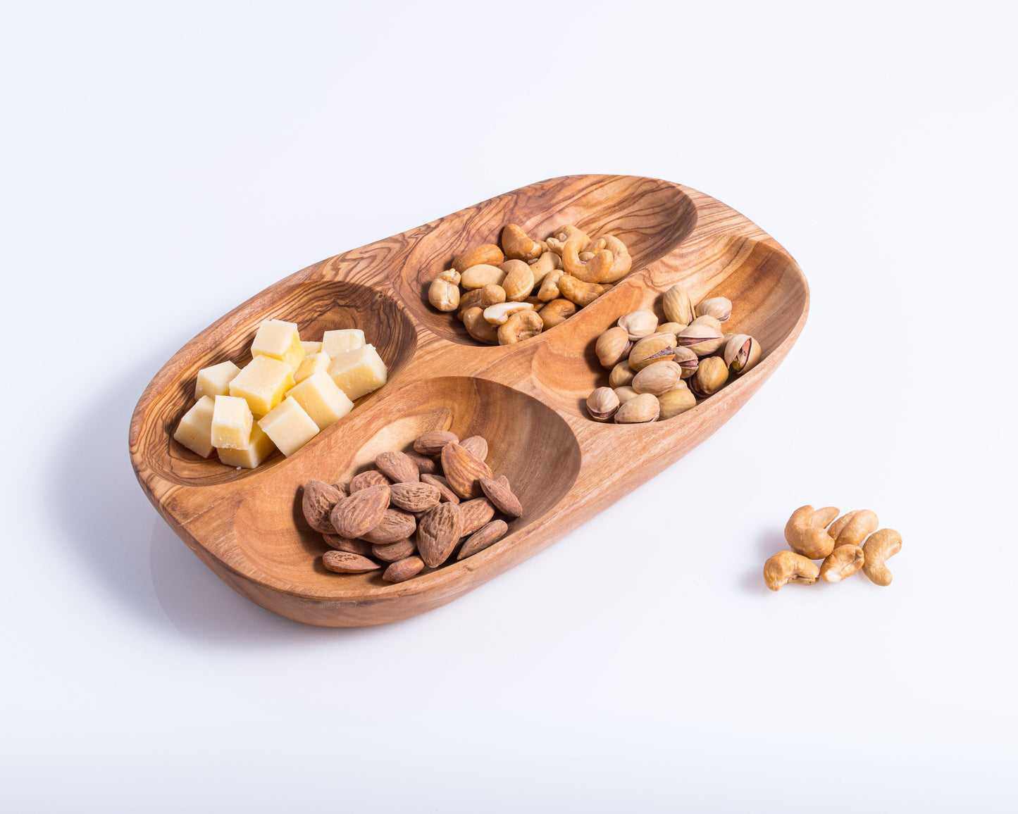 Assiette à snacks en bois d'olivier à 4 compartiments
